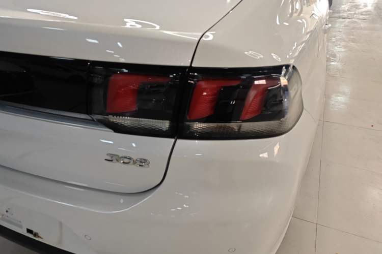 Used Peugeot 308 2018 1.6L Automatic Luxury Edition
