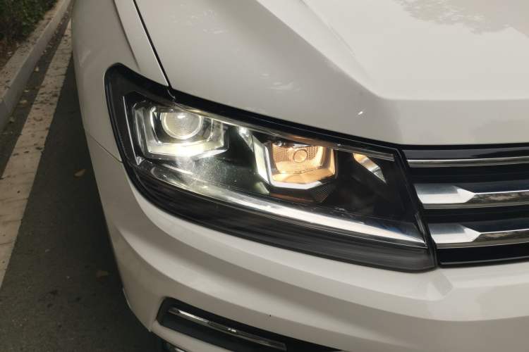 Used Volkswagen Tiguan L 2019 330TSI Automatic Two-Wheel Drive Panoramic Comfort Edition China VI Standard
