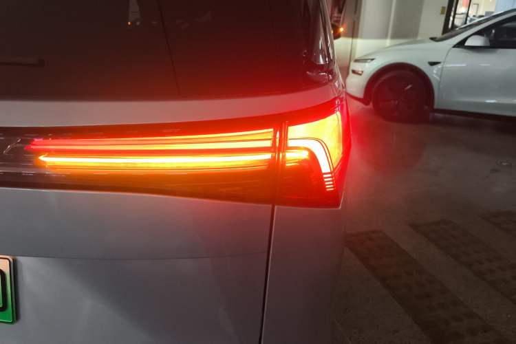 Used Buick GL8 New Energy 2025 Lushang First-Drive Edition 7-Seater
