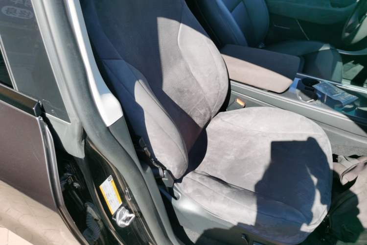 Used Tesla Model Y 2023 Rear-Wheel-Drive Version
