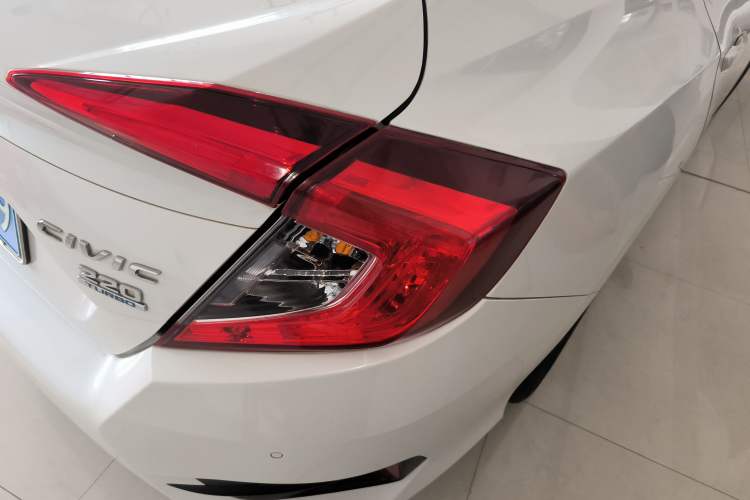 Used Honda Civic 2016 220TURBO CVT Luxury Edition
