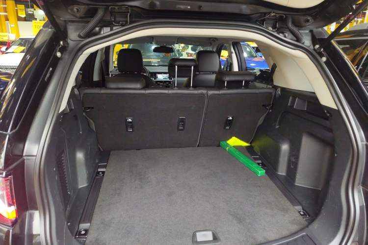 Used Land Rover Discovery Sport 2019 240 PS PURE Edition China VI Standard