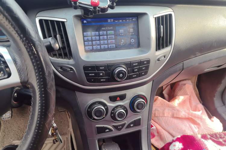 Used Cowin C3 2015 1.5L Manual Gold Diamond Edition
