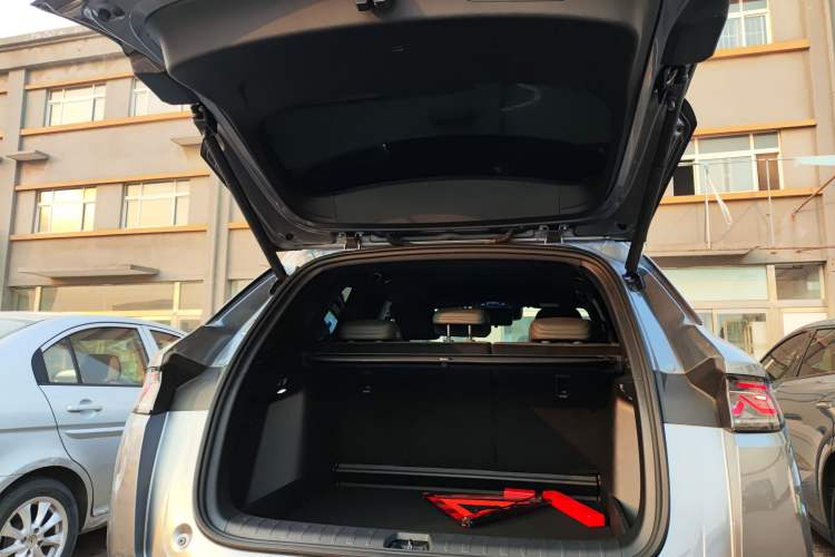 Used BYD Song L DM-i 2025 Intelligent Driving Version 112 km Beyond-Range Type
