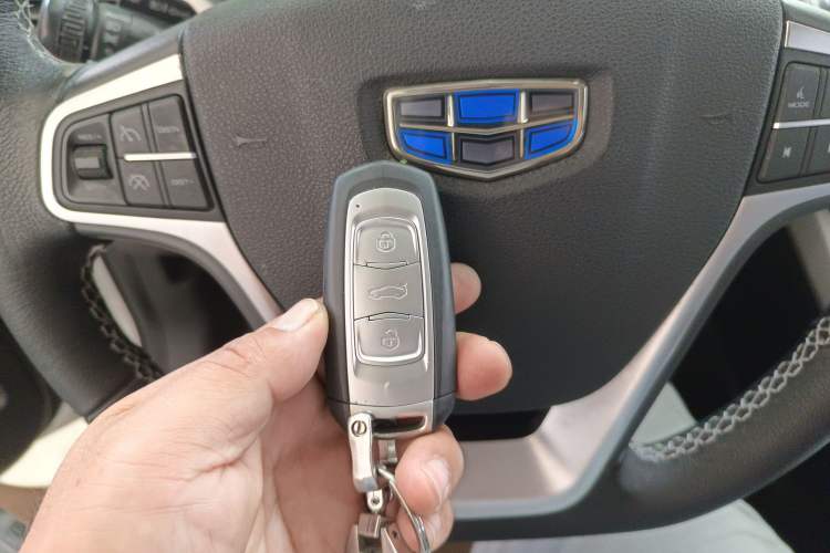 Used Geely Auto Emgrand X7 Sport 2018 1.8TD Automatic Two-Wheel Drive Smart 4G Connected Version
