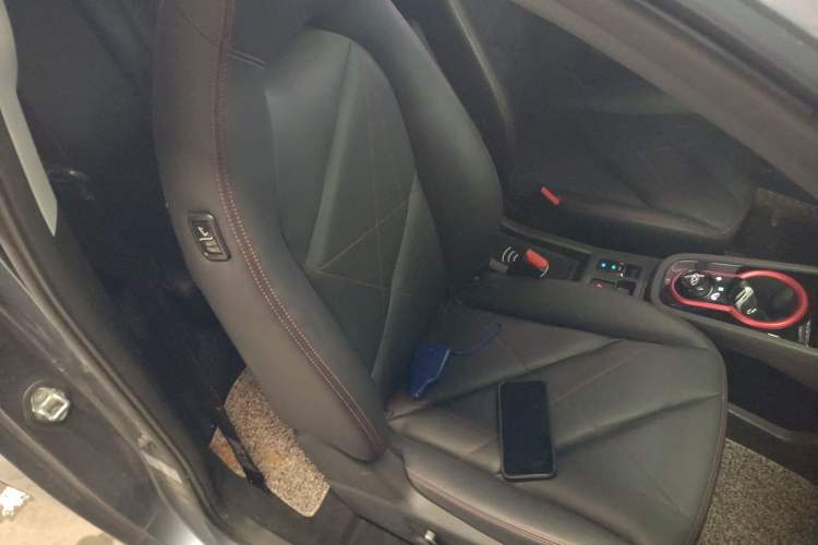 Used Chery Little Ant 2022 Sweet Pink Edition Half-Sugar Version Lithium Iron Phosphate 29.2 kWh 30 kW 301 km
