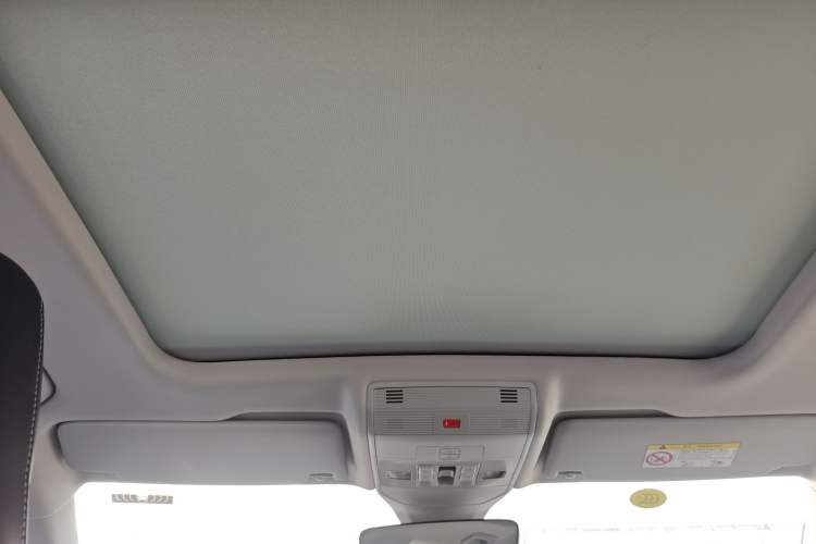 Used Volkswagen Tharu 2025 NewRui 300TSI Prestige Edition
