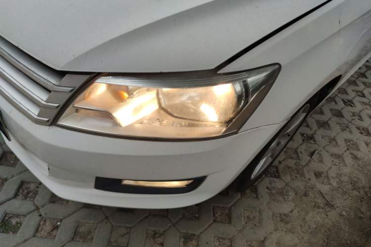 Used Volkswagen Santana 2015 1.6L Manual Comfort Edition