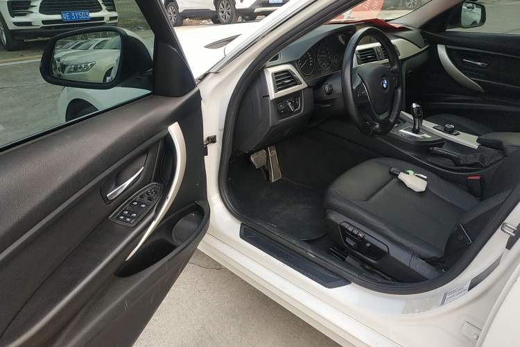 TDK.VehicleDetails.img