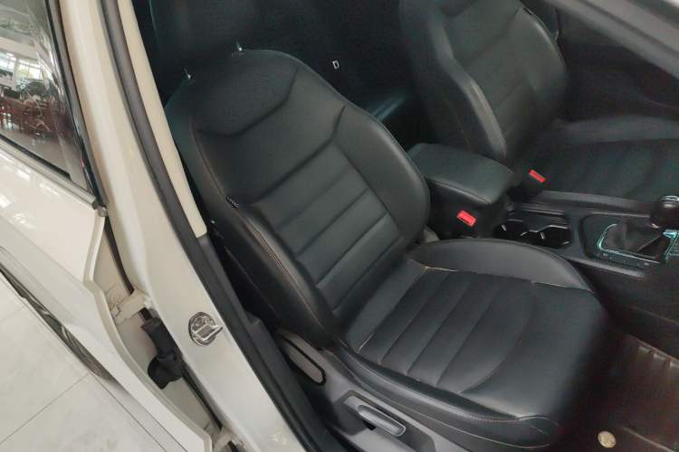 Used Volkswagen Tharu 2021 280TSI Two-Wheel Drive Comfort Edition
