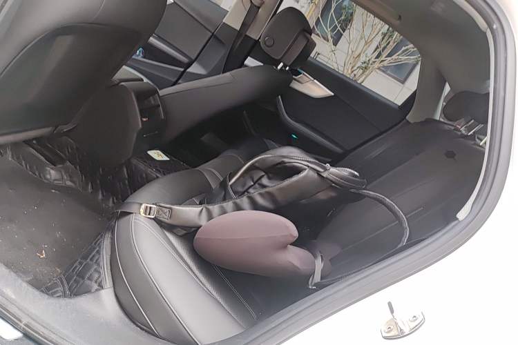 Used Audi A4L 2020 40 TFSI Fashionable and Elegant Model
