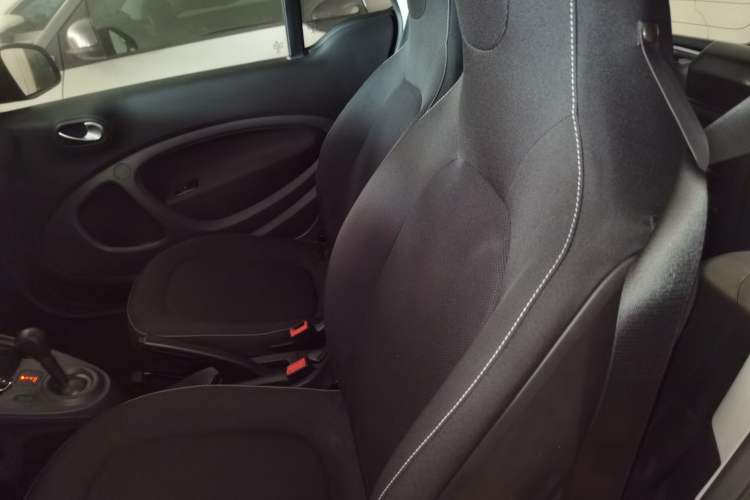 Used  fortwo 2017 1.0L 52kW New Sound Special Edition China V Emission Standard
