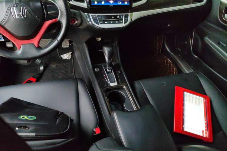 Used Honda Jade 2017 1.8L automatic Comfort version 5 seats
