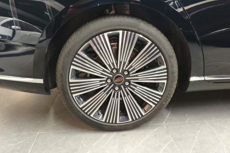 Used Hongqi H9 2025 2.0T Two-Wheel Drive Flagship Luxury Business Edition 5 Seats