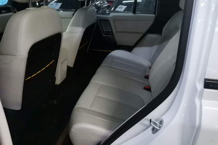 Used  V23 2025 401 Two-Wheel Drive Advanced Edition
