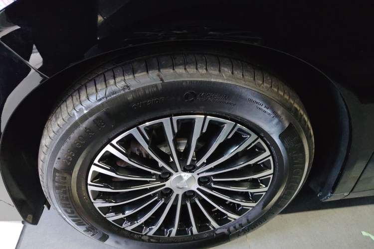 Used Denza D9 2022 DM-i 970 Four-Wheel Drive Prestige Model
