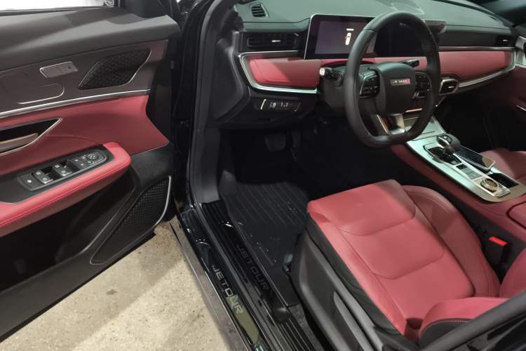 Used JETOUR X70 PLUS 2023 1.5T DCT Ziqiang PRO+ 5-Seater
