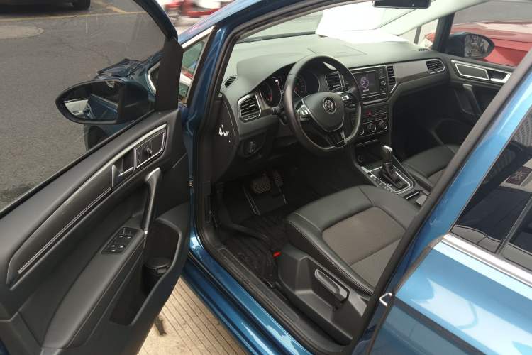 Used Volkswagen Golf Sportsvan 2018 230TSI Automatic Trend Edition