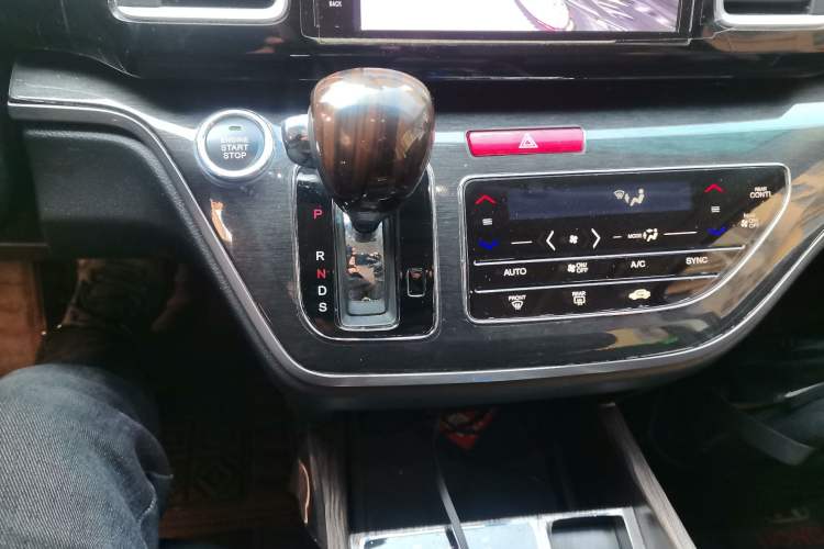 Used Honda Elysion 2016 2.4L Classic Edition
