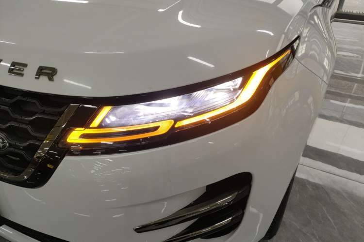 Used Land Rover Range Rover Evoque 2021 Range Rover Velar 249 PS R-Dynamic S Performance Edition
