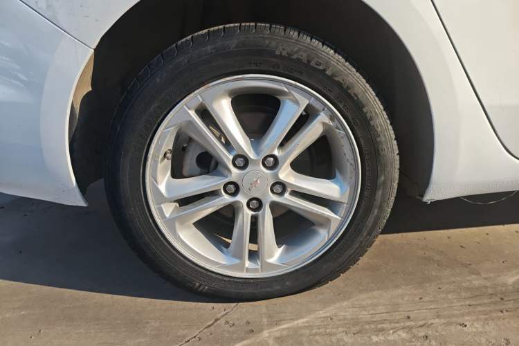 Used Chevrolet Cruze 2015 1.5L Manual Fashion Edition