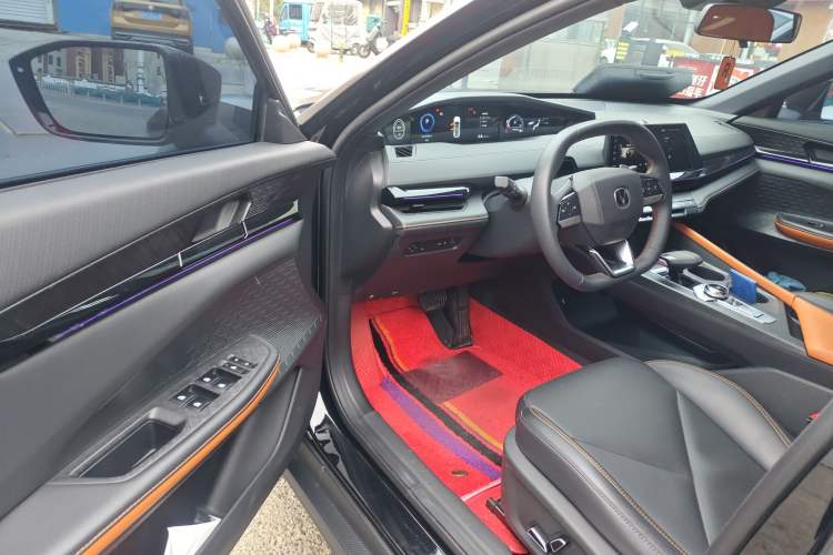 Used Changan UNI-V 2022 1.5T Prestige Version