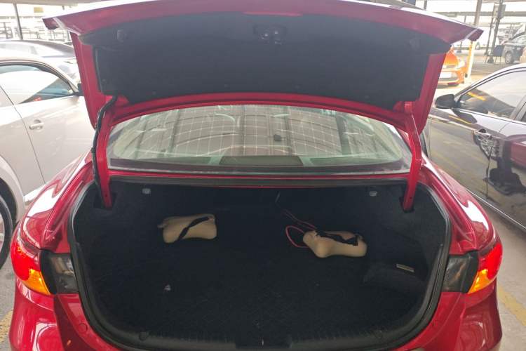 Used Mazda Atenza 2015 2.0L Blue Sky Fashion Edition