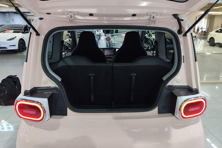 Used Wuling Hongguang MINIEV 2024 3rd Generation 215km Advanced Version
