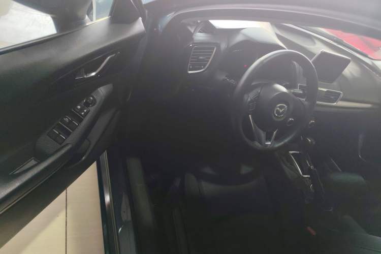 Used Mazda Mazda 3 Axela 2016 Sedan 1.5L Automatic Comfort Model
