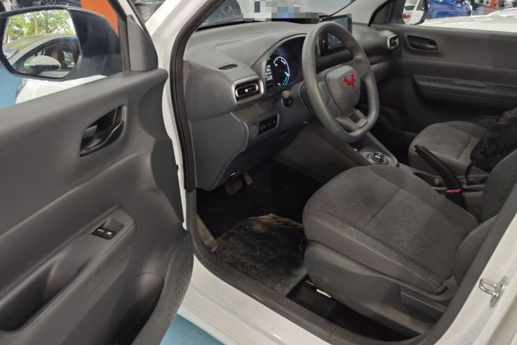 Used Wuling Hongguang New Energy 2024 All-Electric Model 300KM Standard Version
