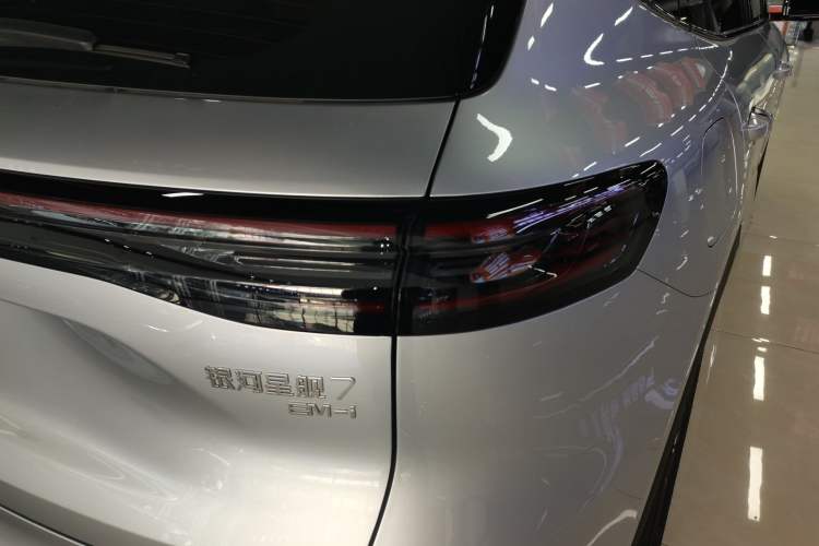 Used  Galaxy Xingjian 7 EM-i 2025 120km Exploration+ Version
