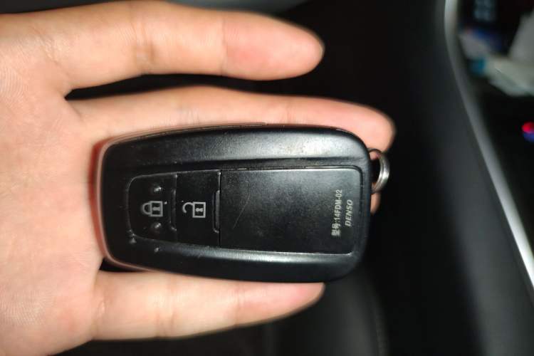 Used Toyota RAV4 2020 Dual-Engine 2.5L E-CVT 4x4 Elite PLUS Edition
