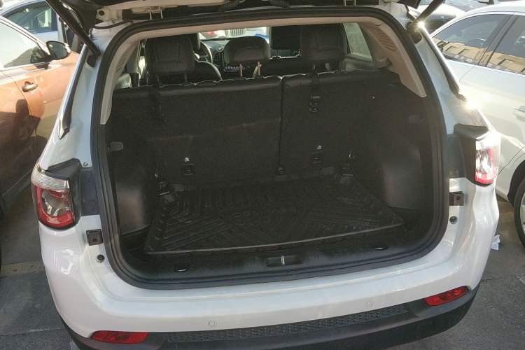 Used  Compass 2019 220T Automatic Home Enjoy Cool Edition
