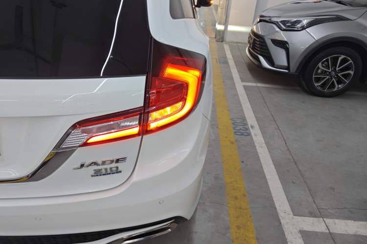 Used Honda Jade 2017 210TURBO CVT Fashion Edition 5-seater
