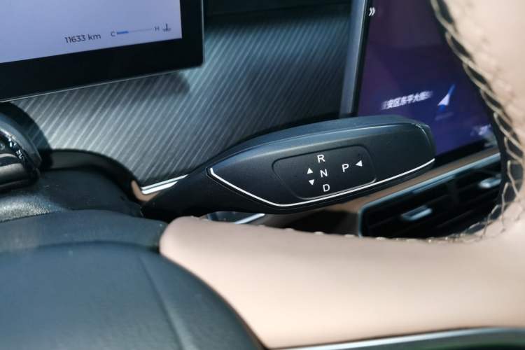 Used Chery Tiggo 8 L 2024 2.0T Two-Wheel Drive Prestige Version 5 Seats