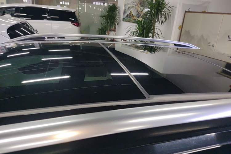 Used Volkswagen T-ROC 2023 300TSI DSG Two-Wheel Drive Starlight Edition