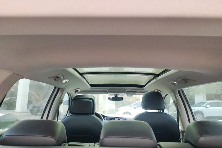 Used Volkswagen Tiguan L 2020 330TSI Automatic Two-Wheel Drive Smart Luxury Edition China VI Standard
