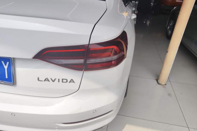 Used Volkswagen Lavida 2021 1.5L Automatic Comfort Edition
