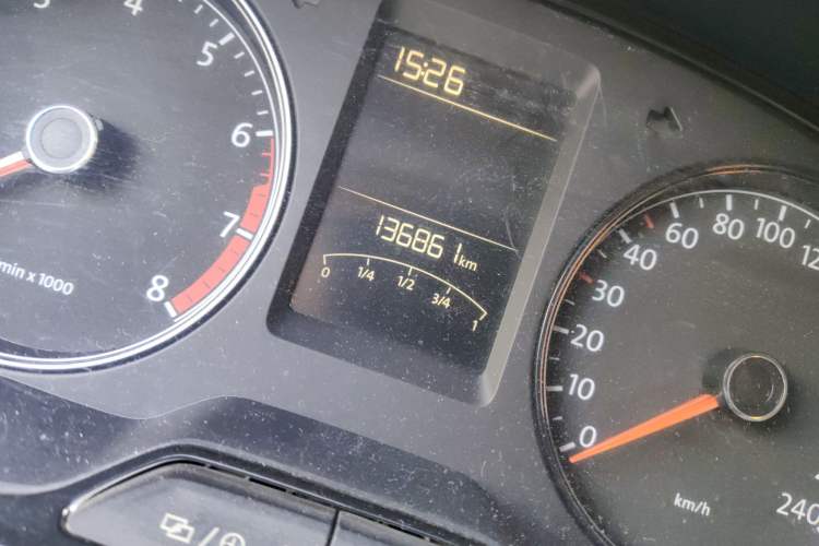 Used Volkswagen Gran Lavida 2013 1.6L Automatic Fashion Model