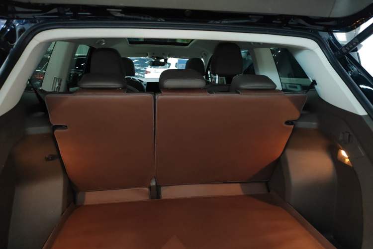 Used Volkswagen Viloran 2023 380TSI Luxury Edition
