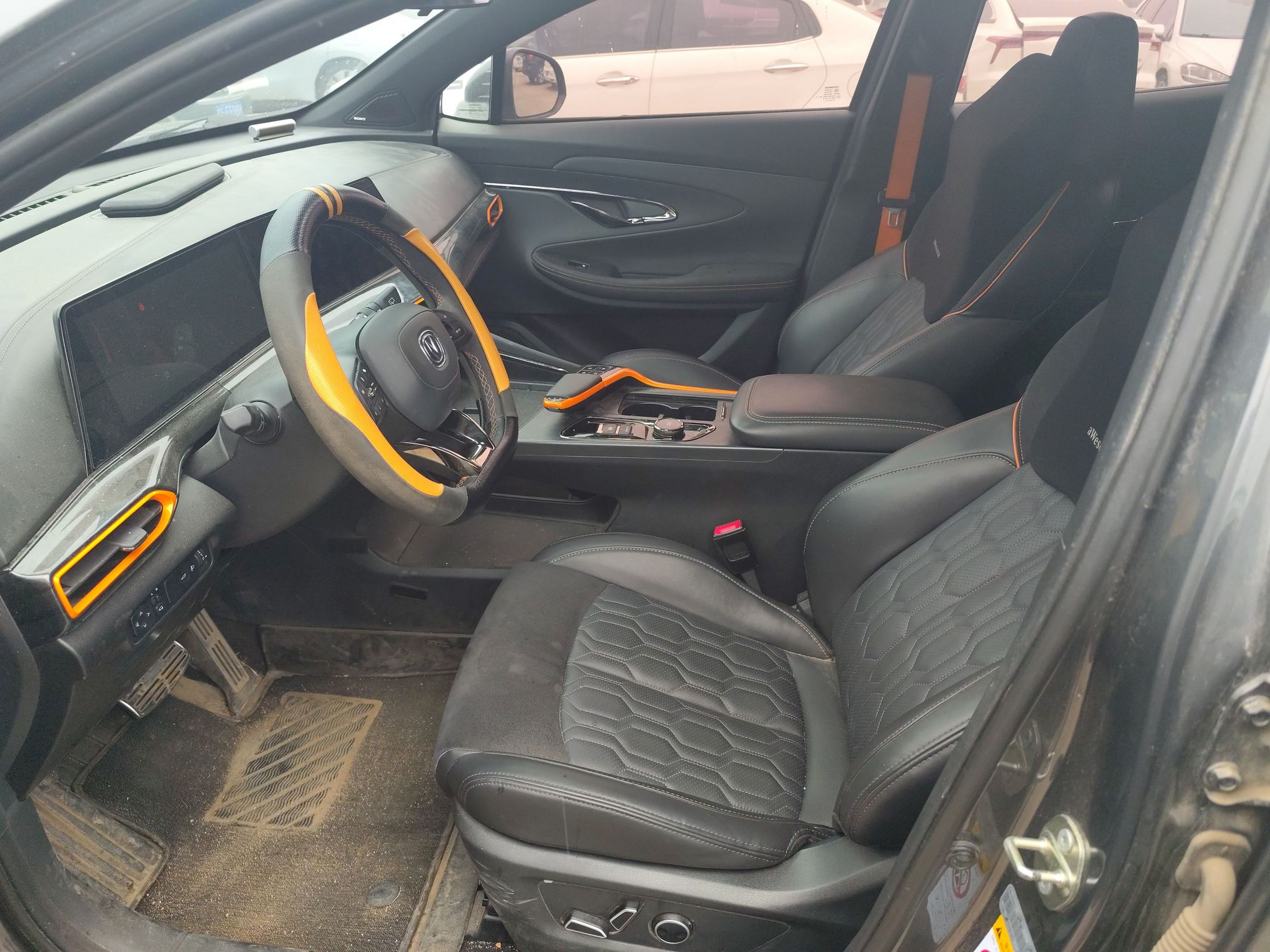 Переднее сиденье в автомобиле