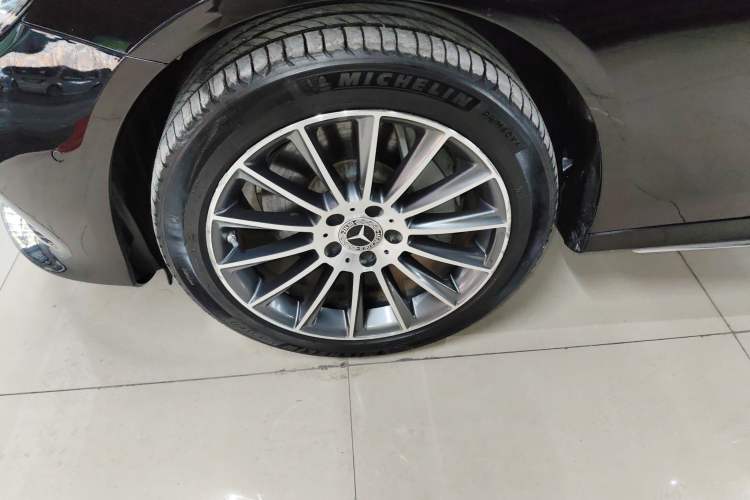 Used Mercedes-Benz E-Class 2019 Restyled E 300 L Sporty and Stylish Edition
