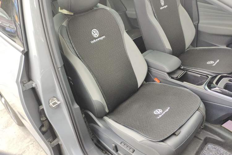 Used Volkswagen ID.4 CROZZ 2021 Long-Range Lite PRO Two-Wheel Drive Version
