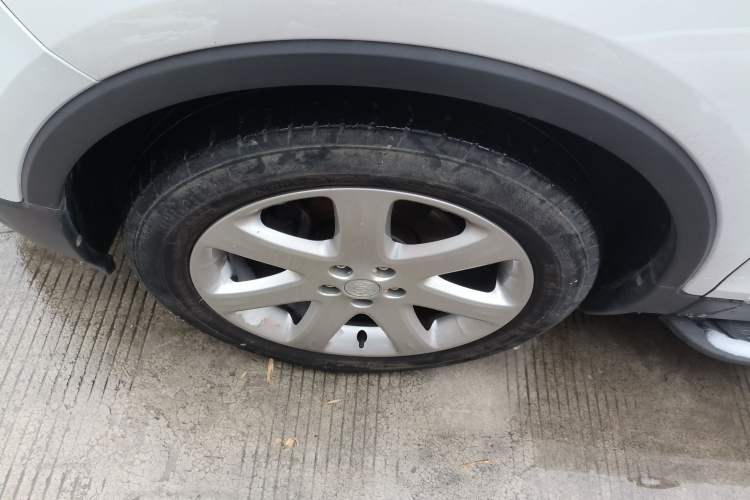 Used Buick Encore 2015 1.4T Automatic Two-Wheel Drive Urban Elite Version
