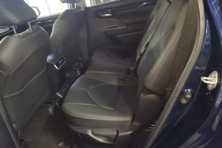 Used Toyota Highlander 2022 Dual-Engine 2.5L Four-Wheel Drive Prestige Version 7 Seats