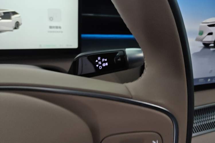 Used XPeng X9 2025 740 Ultra-Long Range Max
