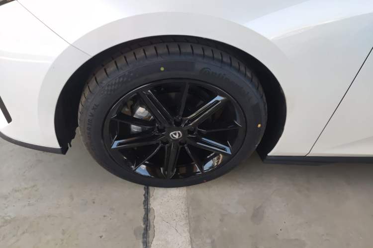 Used Changan UNI-V 2024 1.5T High-Energy Version
