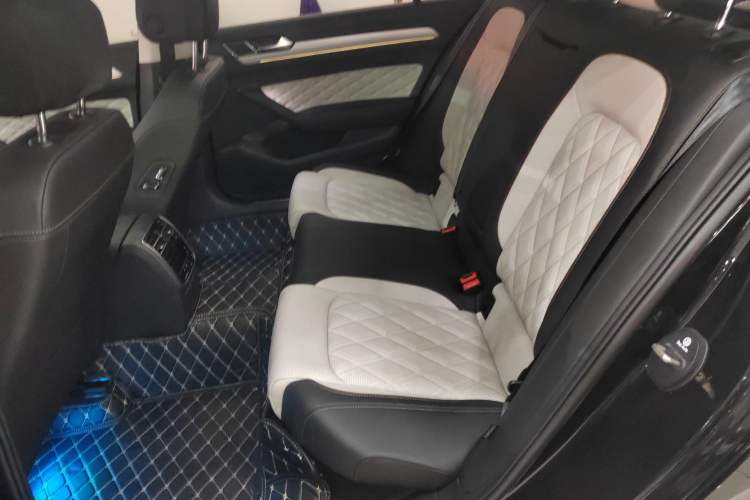 Used Volkswagen Magotan 2025 Revised Version Zhongxiang Edition 330TSI DSG Luxury Trim
