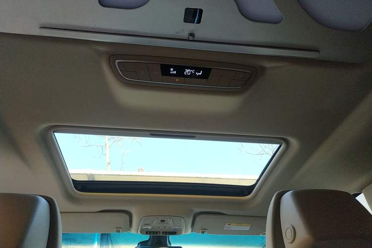 Used Buick GL8 2023 ES Lu Zun Deluxe Model
