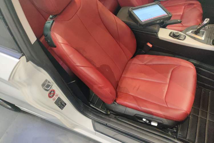 Used BMW 2 Series 2014 220i Leading Model
